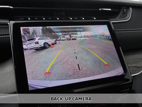 Used 2025 Jeep Grand Cherokee Limited AWD/4WD image 7