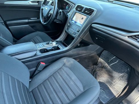 Used 2020 Ford Fusion SE FWD image 14