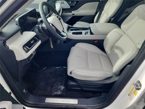 New 2026 Lincoln Aviator Reserve RWD image 13