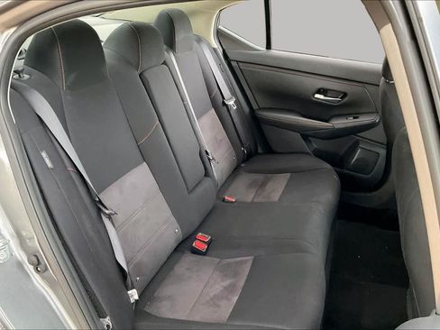 Used 2025 Nissan Sentra SR FWD image 17