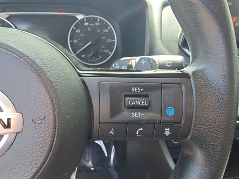 Used 2021 Nissan Rogue SV AWD/4WD image 16