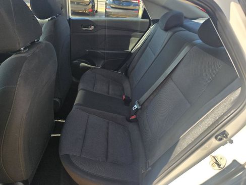 Used 2021 Hyundai Accent SE FWD image 24