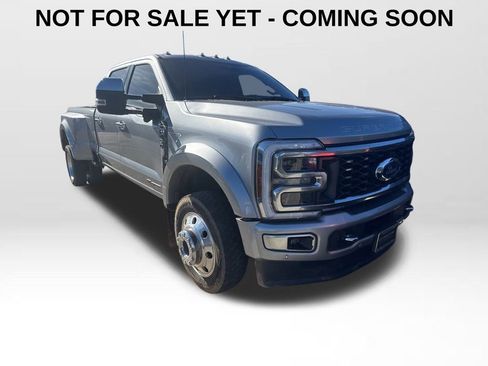 Used 2024 Ford F450 Limited image 1