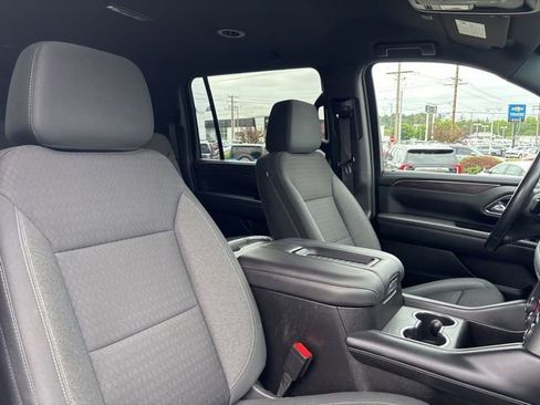 Used 2022 Chevrolet Suburban LS AWD/4WD image 46
