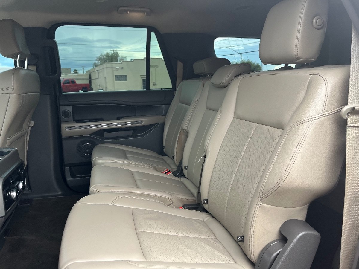 Used 2019 Ford Expedition Max XLT w/ Equipment Group 202A AWD/4WD image 29