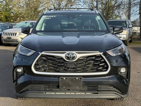 Certified 2023 Toyota Highlander XLE image 8