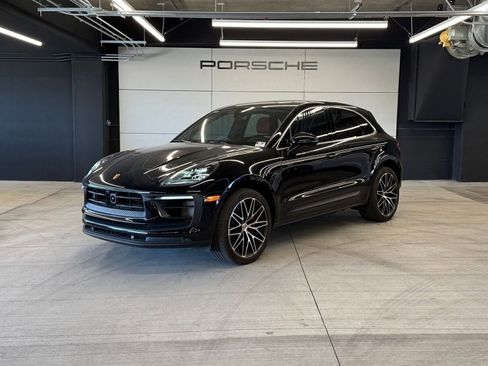 Certified 2023 Porsche Macan S image 1