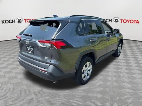 Used 2021 Toyota RAV4 LE AWD/4WD image 8