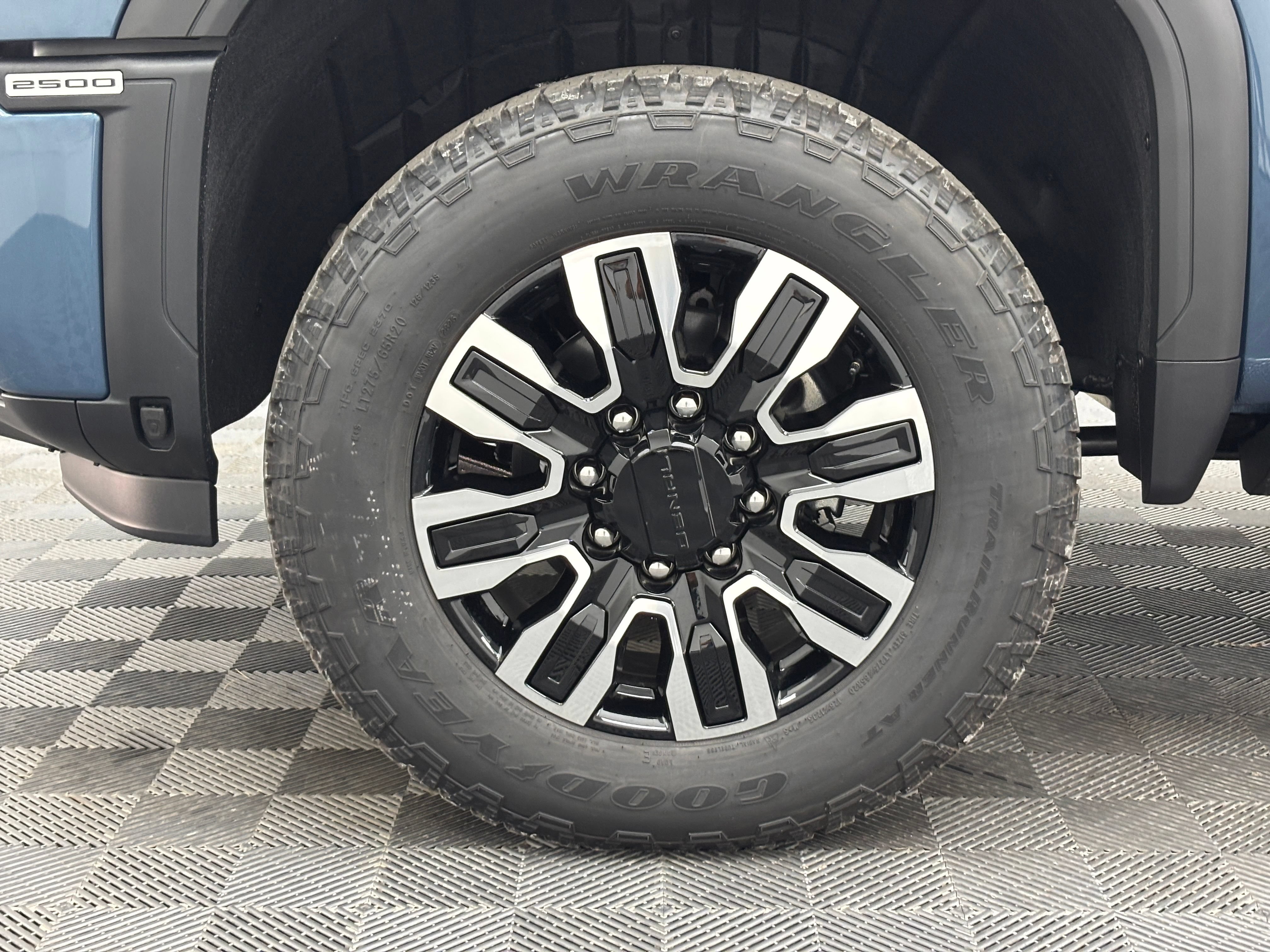 New 2026 GMC Sierra 2500 Denali Ultimate AWD/4WD image 18