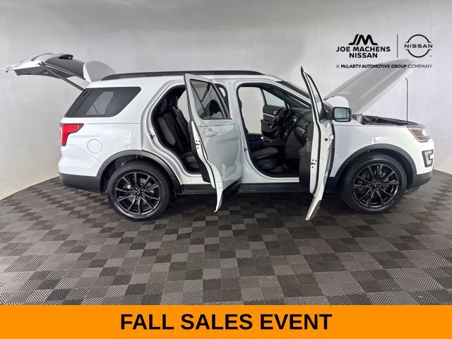 Used 2017 Ford Explorer XLT w/ Equipment Group 202A AWD/4WD image 19