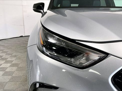 Used 2021 Toyota Highlander XSE image 28