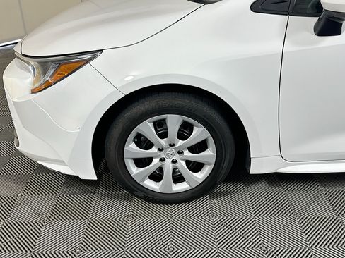 Used 2024 Toyota Corolla LE FWD image 11