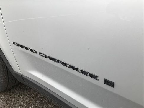 Used 2024 Jeep Grand Cherokee Limited w/ Black Appearance Package image 36