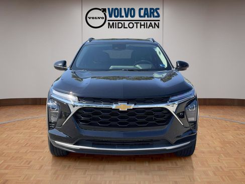 Used 2025 Chevrolet Trax LT w/ LT Convenience Package FWD image 24