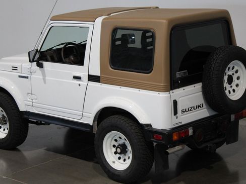 Used 1988 Suzuki Samurai 4WD Soft Top image 11