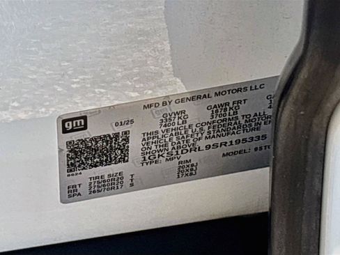 Used 2025 GMC Yukon Denali RWD image 34