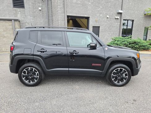 Used 2023 Jeep Renegade Trailhawk AWD/4WD image 26