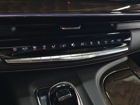 Used 2024 Cadillac Escalade Sport Platinum w/ LPO, ONYX Package AWD/4WD image 47