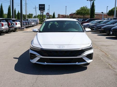 New 2026 Hyundai Elantra SE image 2