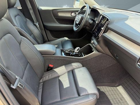 Certified 2023 Volvo XC40 B5 Plus w/ Protection Package Premier AWD/4WD image 30