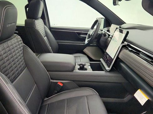 Used 2025 GMC Sierra EV Denali image 25