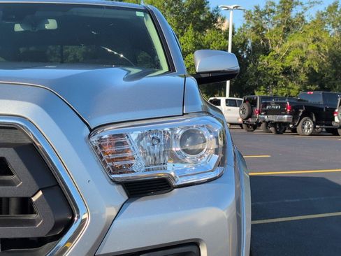 Used 2022 Toyota Tacoma SR5 w/ Technology Package RWD image 13