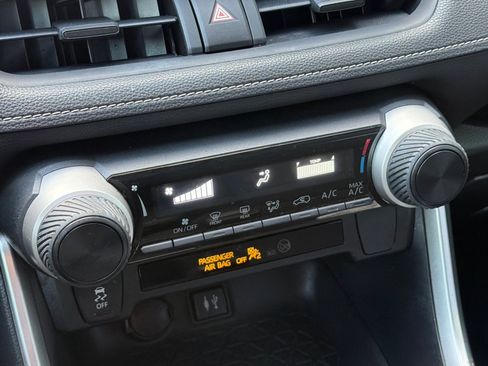 Used 2019 Toyota RAV4 LE image 26