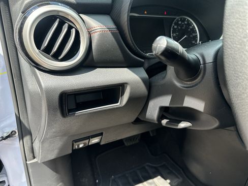 Used 2024 Nissan Versa SR FWD image 18