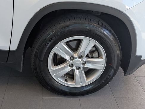 Certified 2020 Chevrolet Trax LS w/ Tint and Cruise Package image 15