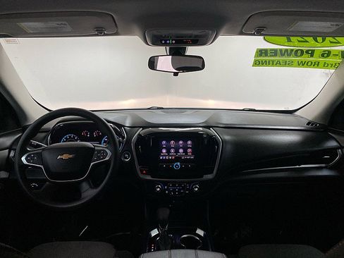 Used 2021 Chevrolet Traverse LS image 17