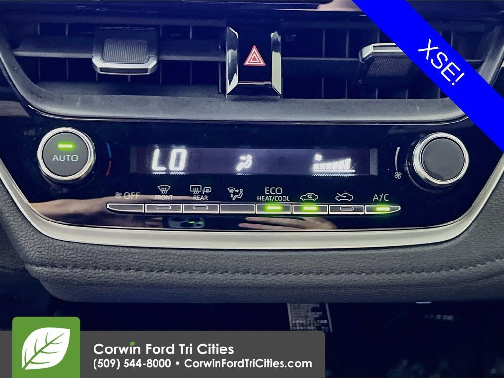 Used 2025 Toyota Corolla XSE FWD image 9