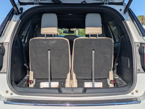 Used 2018 Ford Explorer XLT w/ Equipment Group 202A image 13