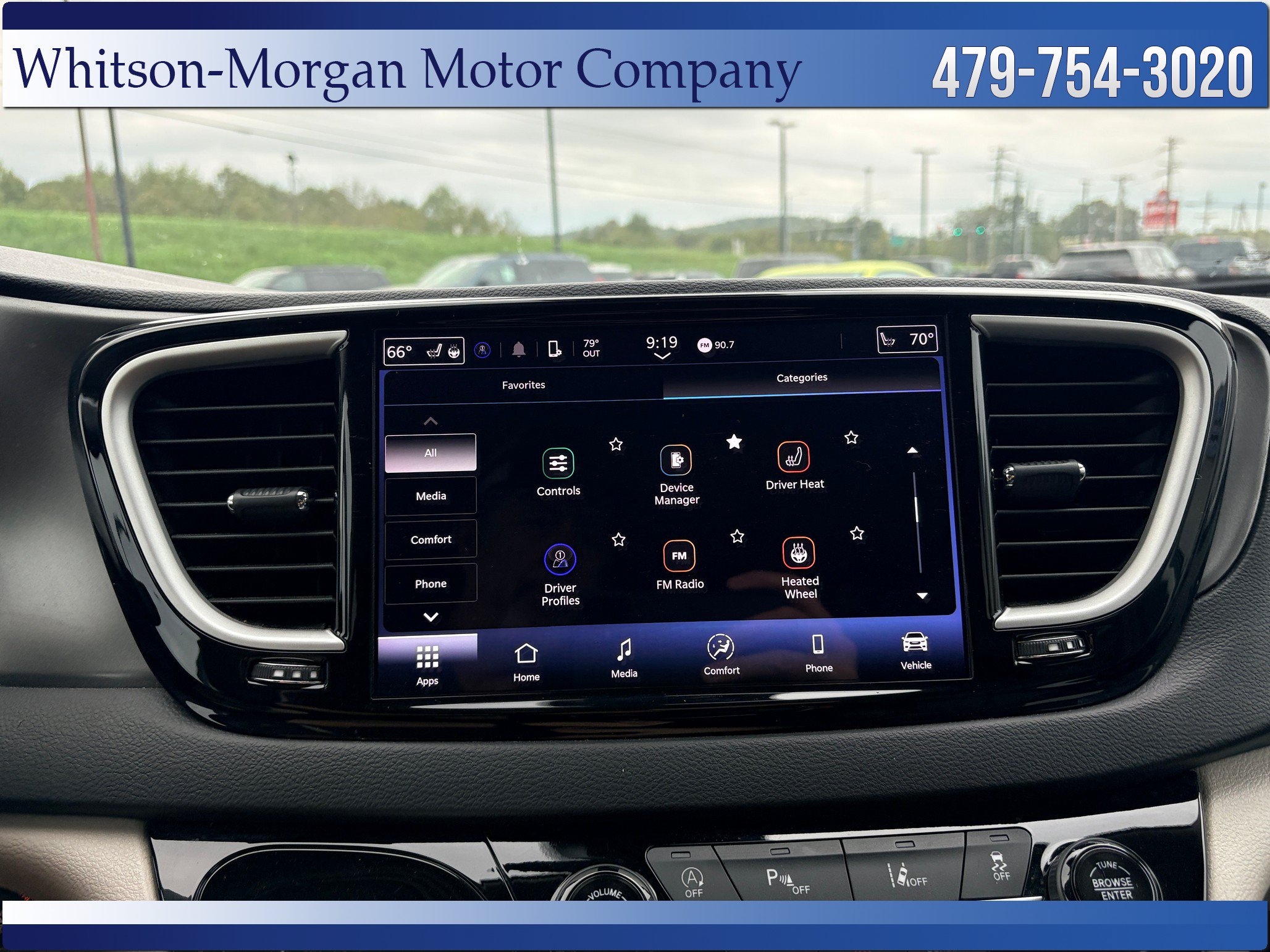 Used 2024 Chrysler Pacifica Touring-L FWD image 23