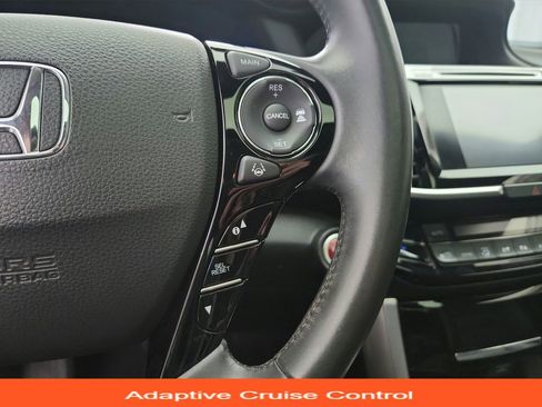 Used 2017 Honda Accord Touring image 34