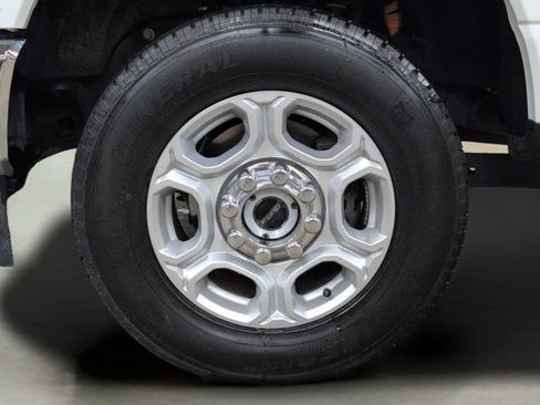 Used 2025 Ford F250 XLT AWD/4WD image 30