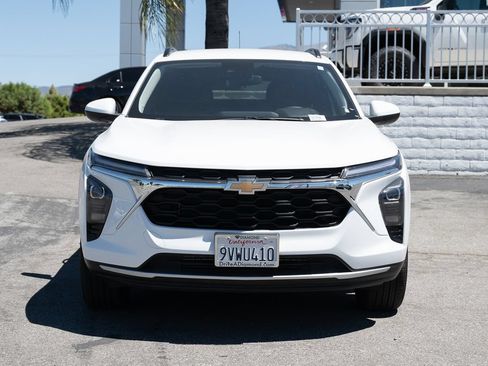 Used 2026 Chevrolet Trax LT w/ Driver Confidence Package FWD image 3