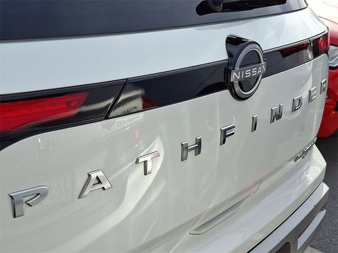 Used 2023 Nissan Pathfinder Platinum image 34