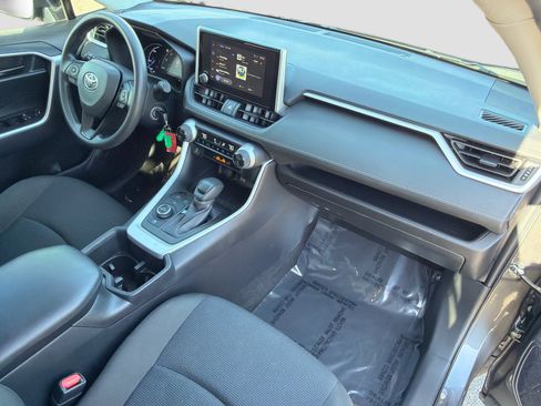 Used 2023 Toyota RAV4 LE image 13