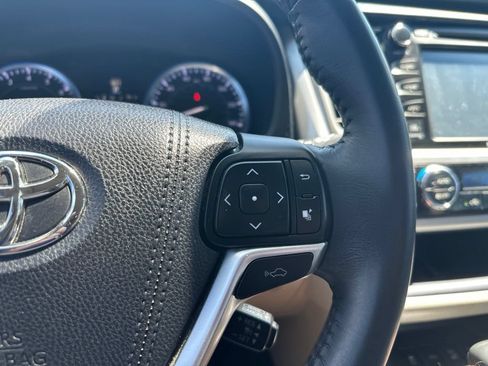 Used 2016 Toyota Highlander Limited AWD/4WD image 23
