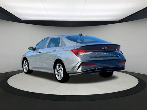 New 2025 Hyundai Elantra Sport image 5