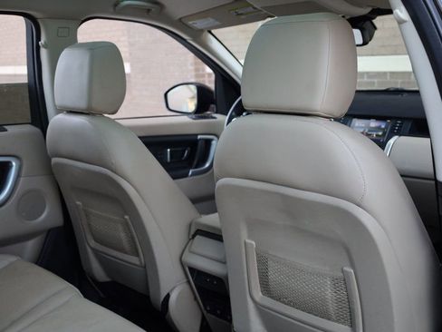 Used 2018 Land Rover Discovery Sport HSE image 23