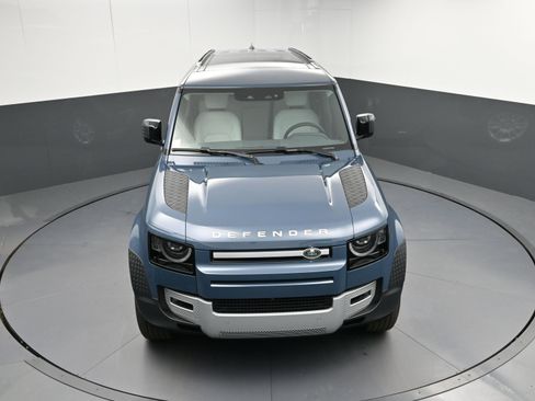 Used 2025 Land Rover Defender 110 S image 37