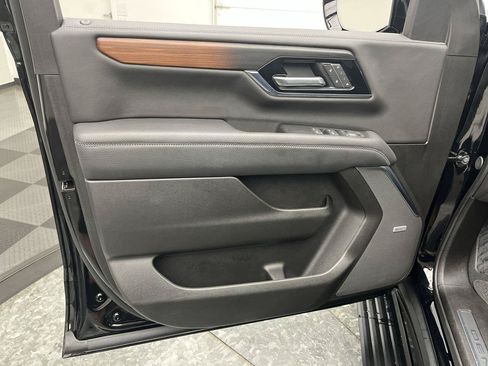 Certified 2025 GMC Yukon Denali w/ Sun & Power Step Package AWD/4WD image 8