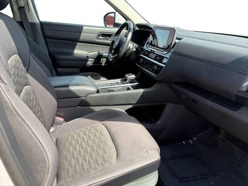 Used 2025 Nissan Pathfinder SV FWD image 20