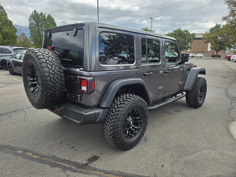 Used 2022 Jeep Wrangler Unlimited Rubicon AWD/4WD image 5