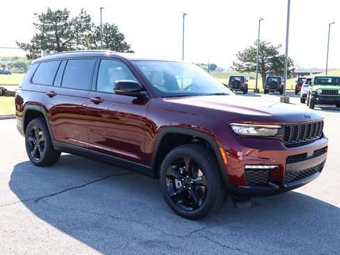 New 2025 Jeep Grand Cherokee L Limited w/ Black Appearance Package image 4