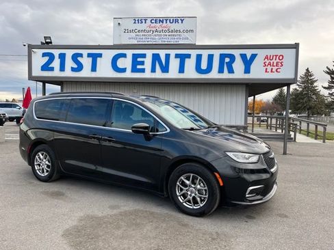Used 2022 Chrysler Pacifica Touring FWD image 1