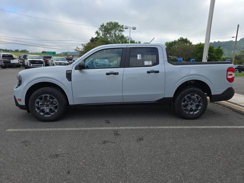 New 2025 Ford Maverick XLT w/ XLT Luxury Package FWD image 7