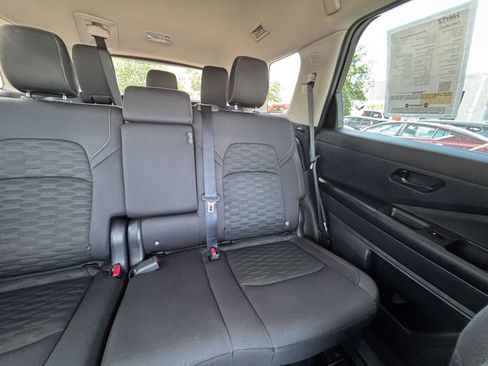 Used 2025 Nissan Pathfinder SV FWD image 40
