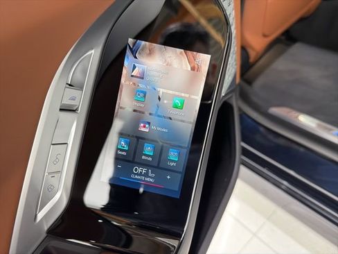 Certified 2023 BMW 760i xDrive 760i xDrive w/ Executive Package image 17